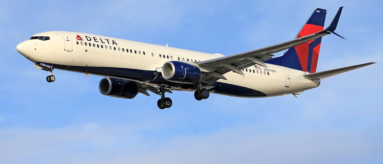 delta flight dl275 diverted lax