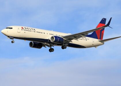 delta flight dl275 diverted lax