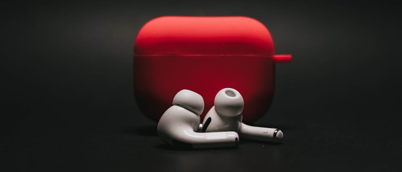best wireless earbuds under 200 dollars 2024