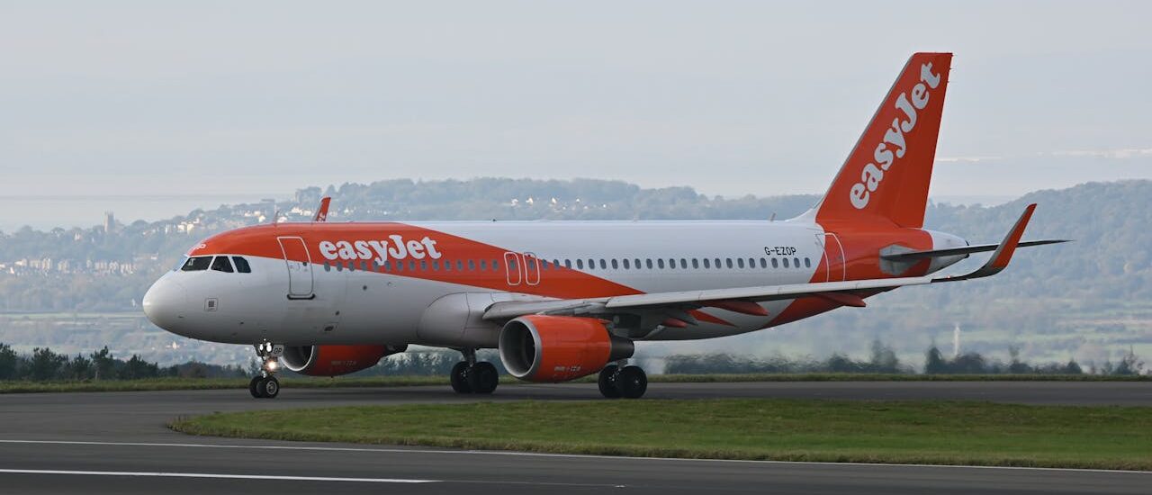 easyjet flight u2238 emergency landing newcastle