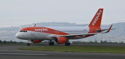 easyjet flight u2238 emergency landing newcastle